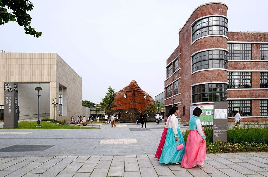 Archisearch A CORRODED SHIP'S HULL TRANSFORFMED INTO A PLANTED PUBLIC SPACE